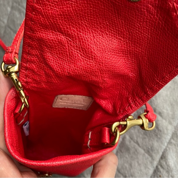 Clare V. Camille - Picture 6 of 10